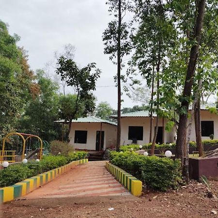 White Elephant Restaurant & Cottages Gokarna Gokarna  Exterior foto
