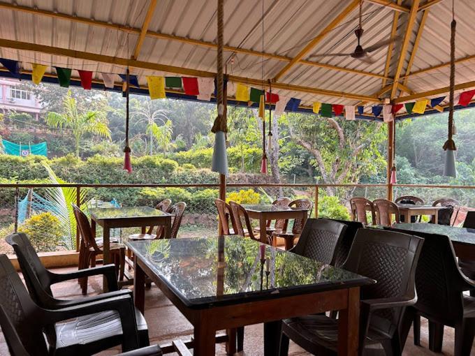 White Elephant Restaurant & Cottages Gokarna Gokarna  Exterior foto