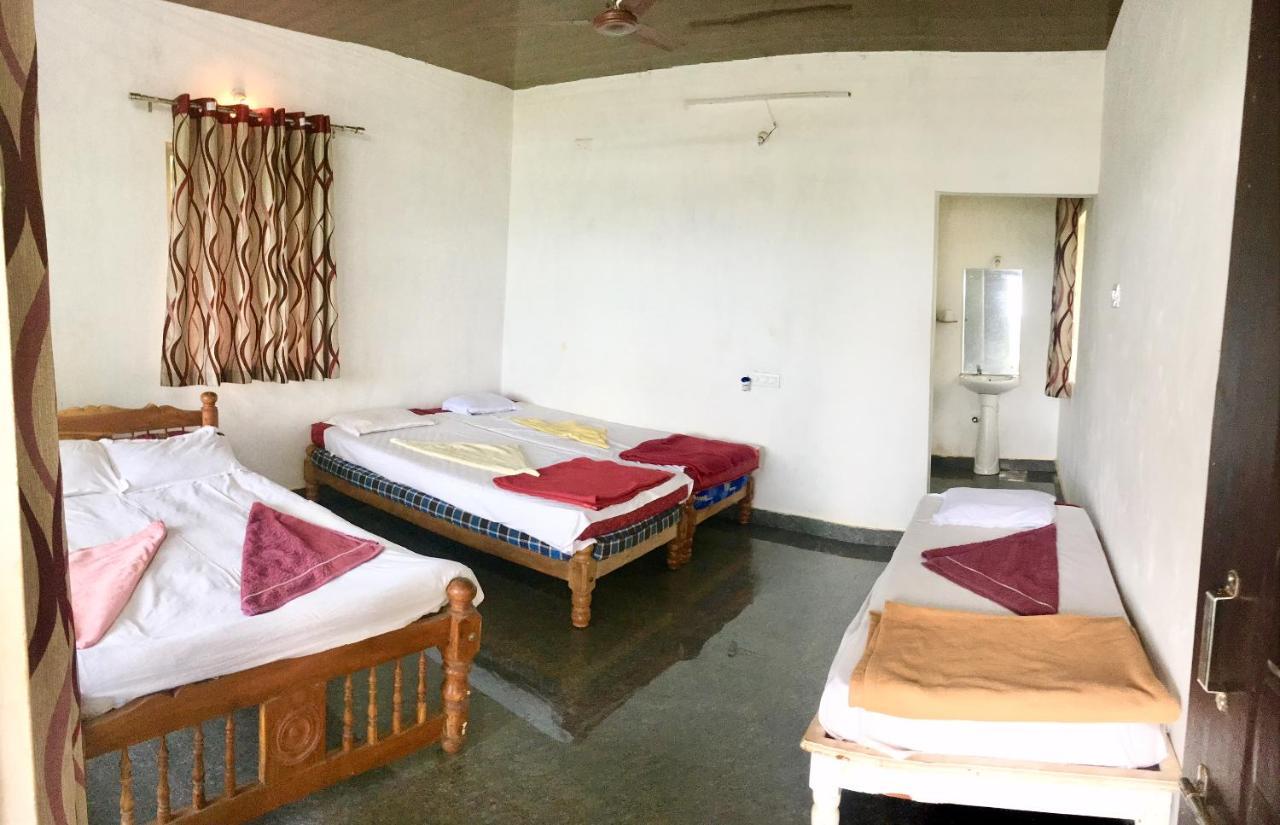 White Elephant Restaurant & Cottages Gokarna Gokarna  Exterior foto